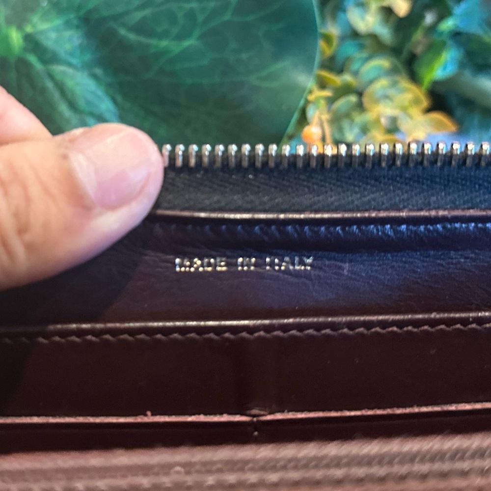 Chanel zip around wallet - Picture 11 of 16